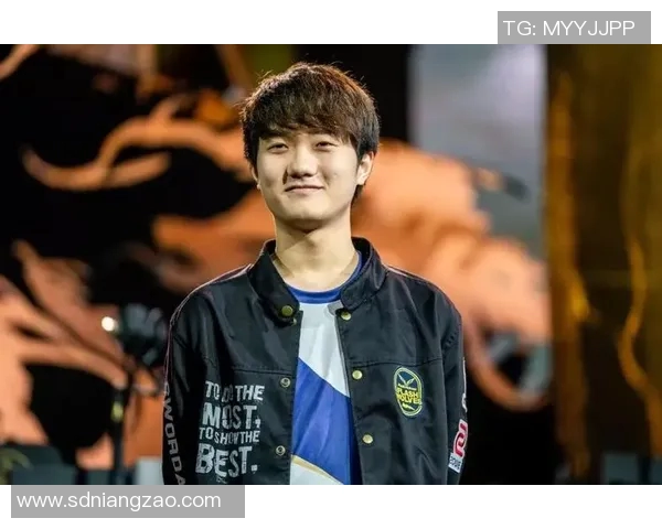 日本当代足球明星全景解析及其在国际赛场上的影响力探讨